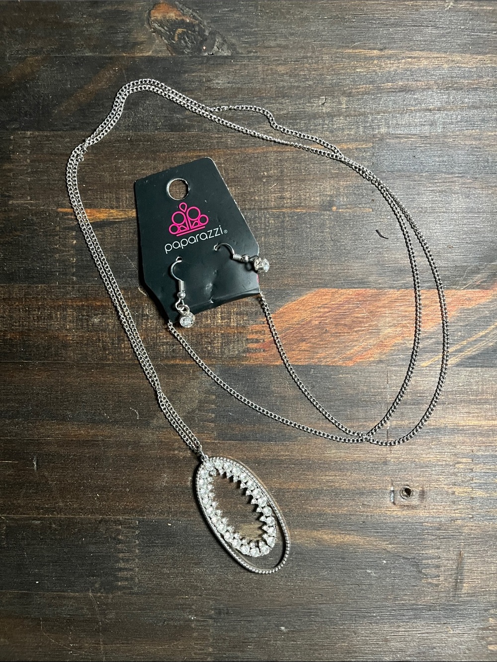 ⭐️3/$15⭐️ paparazzi Silver Crystal Oval Pendant Necklace with Matching Earrings